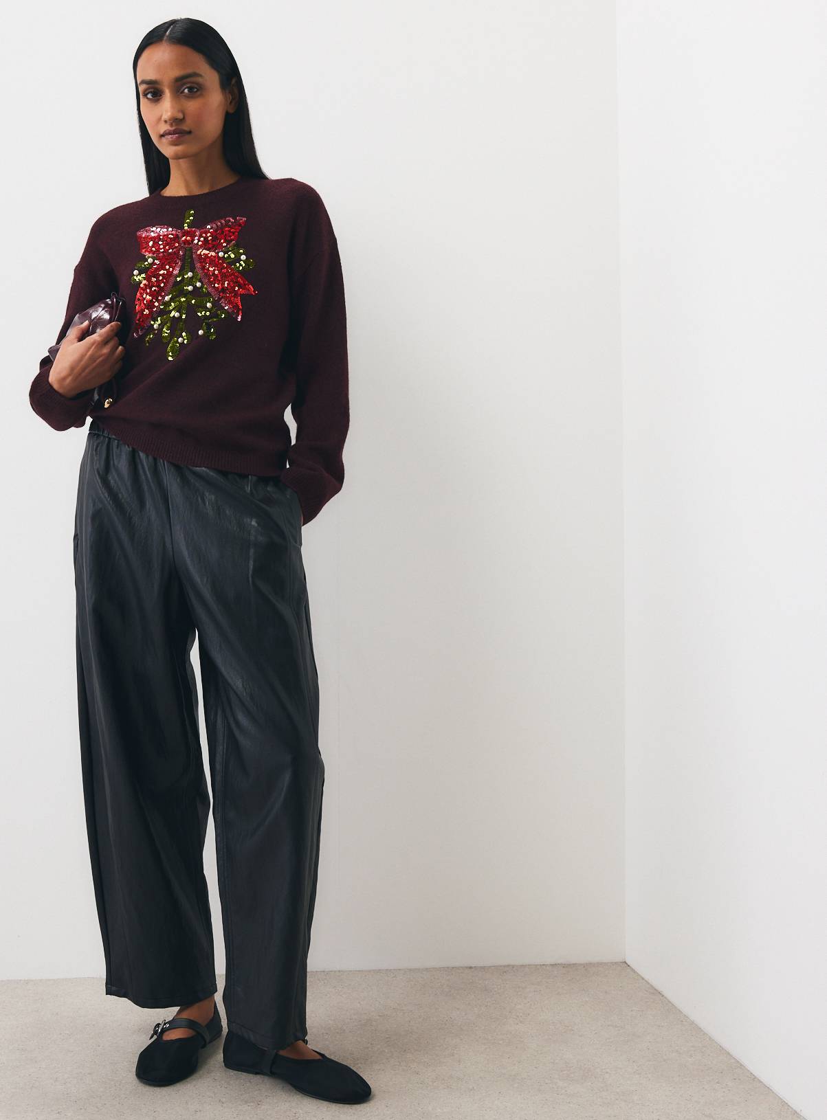 Dark Red Christmas Sequin Bow & Mistletoe Jumper XL - Image 2